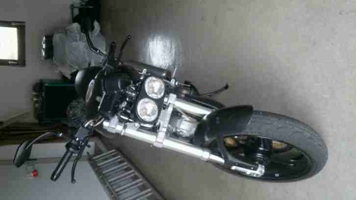 Ducati Monster Dark 600
