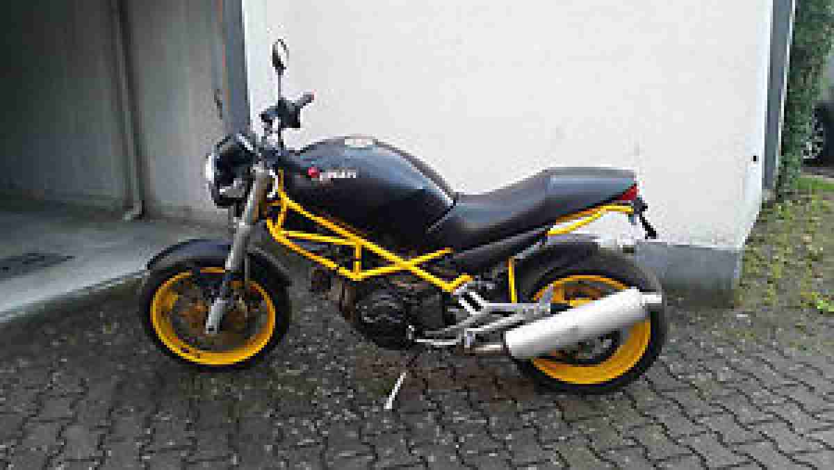 Monster M 600 gelb schwarz
