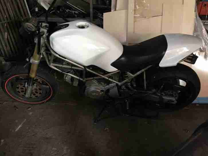 Ducati Monster M600 Projekt