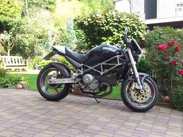 Ducati Monster S4, EZ 08/2002 24.000 km 74 kW (101 PS)