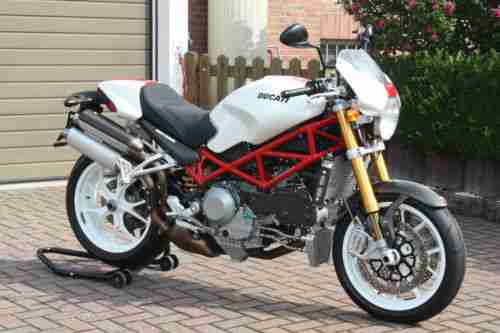 Ducati Monster S4RS Testastretta Öhlins / TÜV neu / Bingo-Bikes