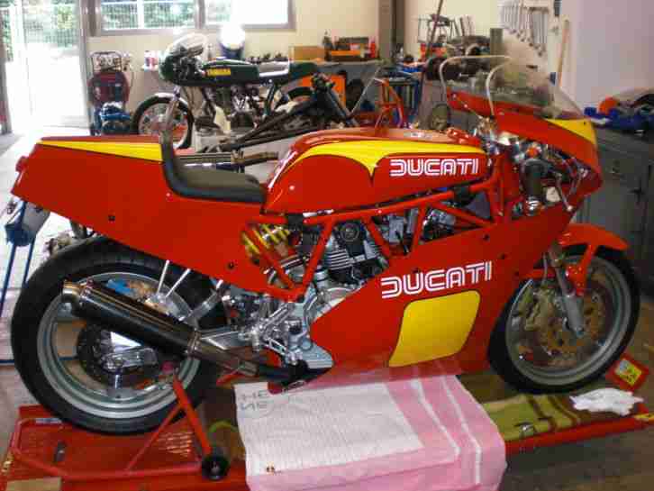 Ducati TT2 Replica