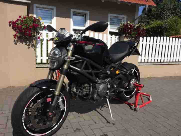 Ducati monster 1100 evo