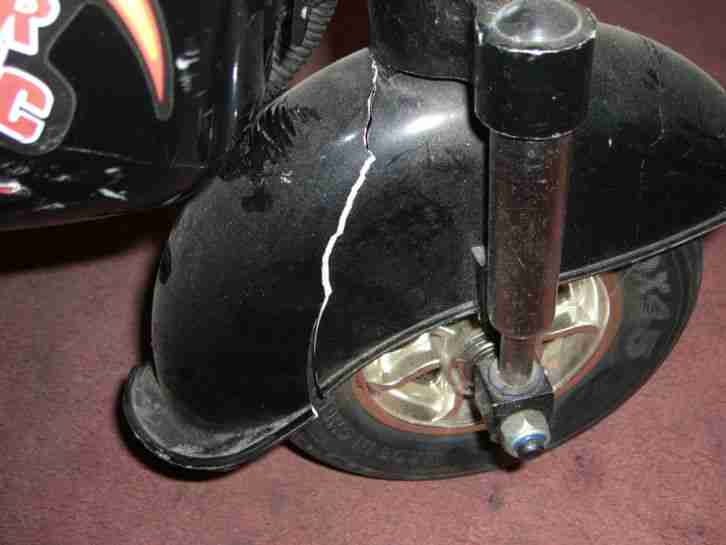 Elektro Roller(Scooter) akkus müssen getauscht werden Zustand siehe Fotos.