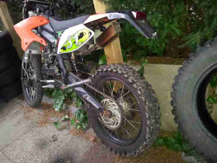 Enduro Cross Dirt Bike 250cc 4 Takt