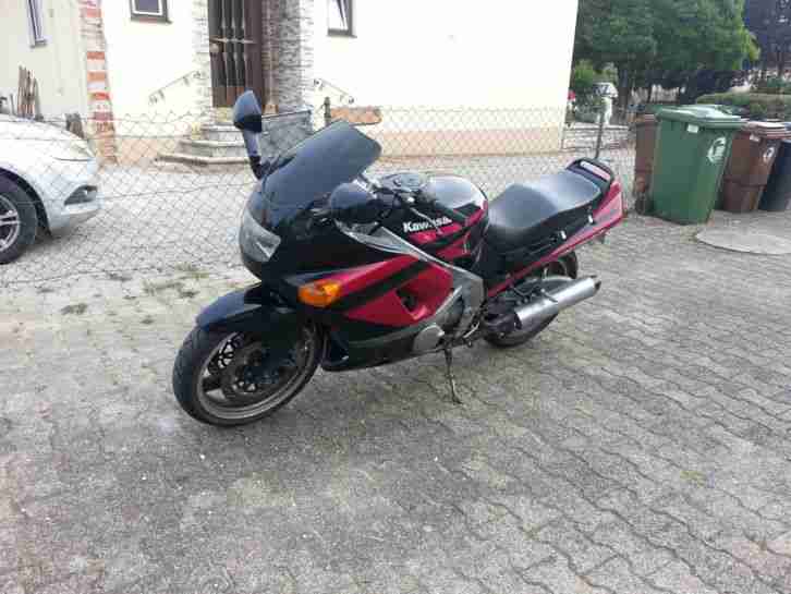 FRAUENMOTORRAD ZZR600 34 ps