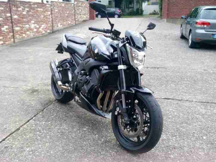 FZ 1 mit vielen Extras und wenig km. Top Motorrad ! Schnäppchen .