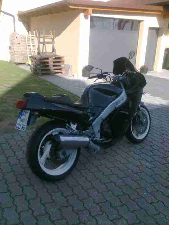 FZR 1000