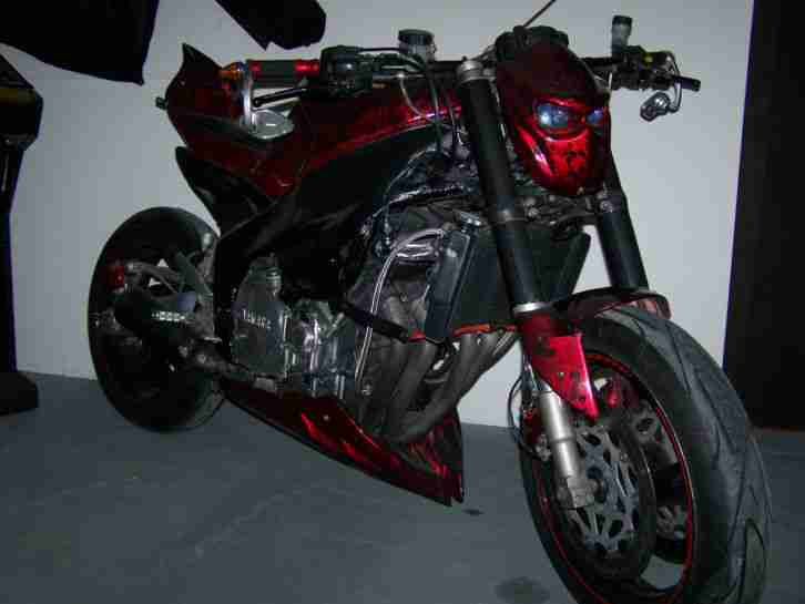 FZR 1000 Streetfighter