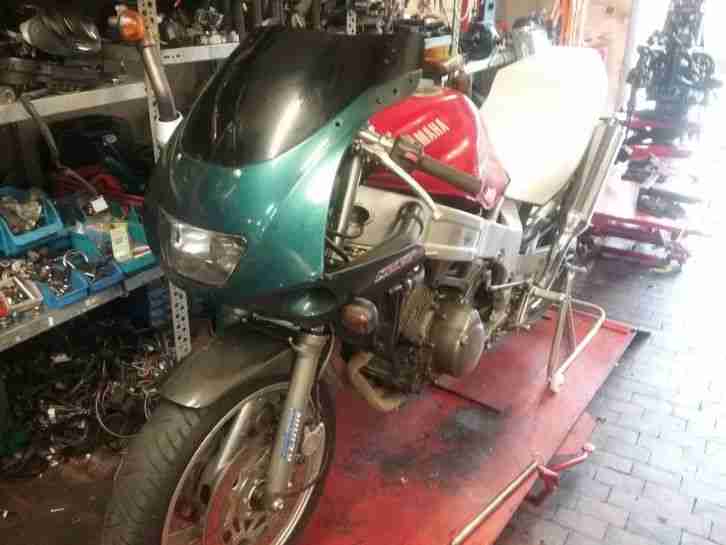 FZR850 Super Twin Umbauobjekt FZR600 Basis