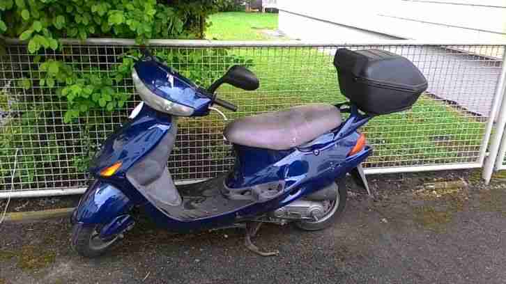 Fahrtüchtiger Kymco 50'er fährt legale 65 kmh