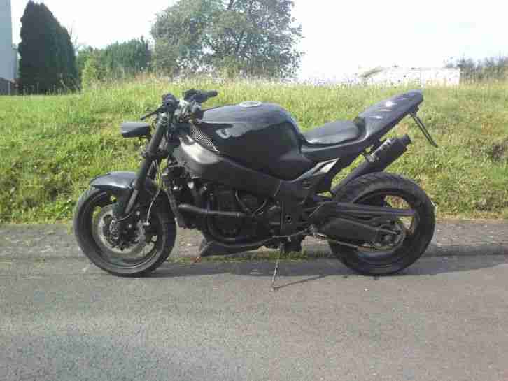 Fighter Streetfighter Kawasaki Ninja ZX9R schwarz BJ.99