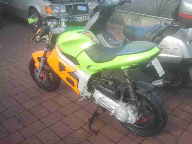 Gilera DNA 50 GP Experience 1.Hand