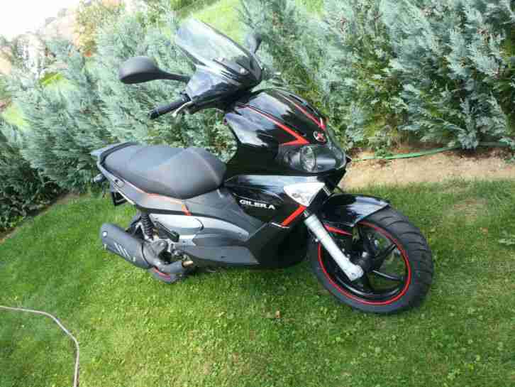 Gilera Runner 125 ST --3200 KM -- 1. HAND -- TOP ZUSTAND