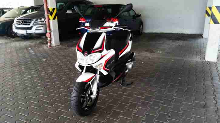 Gilera Runner 125 Weiß wie NEU nur 585 KM gelaufen ***