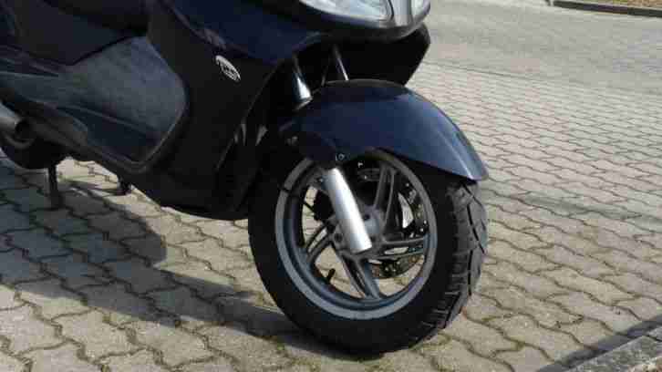 Großroller Aprilia Atlantic 125 / Tüv bis 2016 / mit Givi-Topcase für 2 Helme