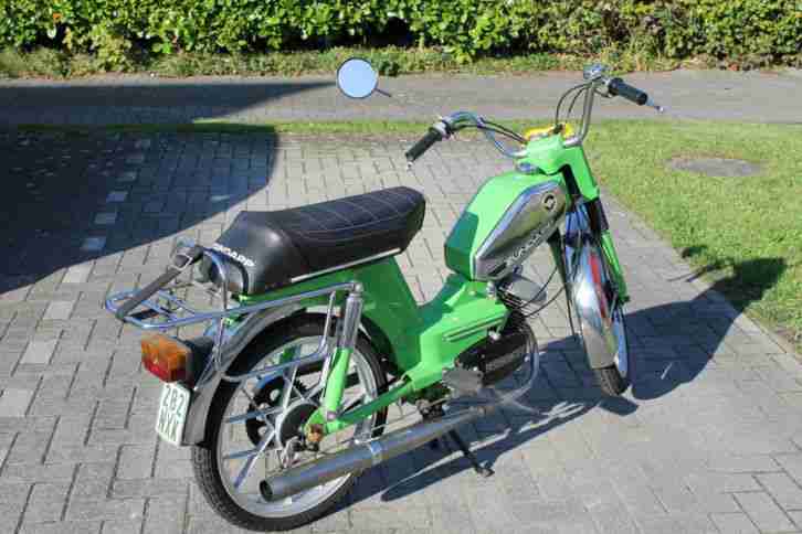 Grünes Zündapp Mofa ZD20