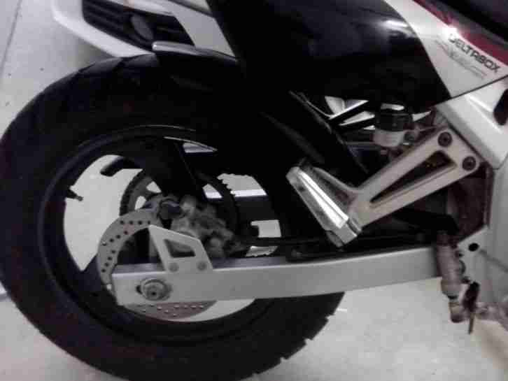 Gut erhaltene Yamaha TDR 125 mit 15 PS zu verkaufen