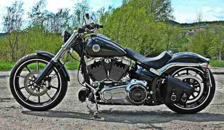 HARLEY-DAVIDSON BREAKOUT