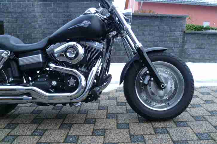 HARLEY DAVIDSON FAT BOB 5684KM VON 2011