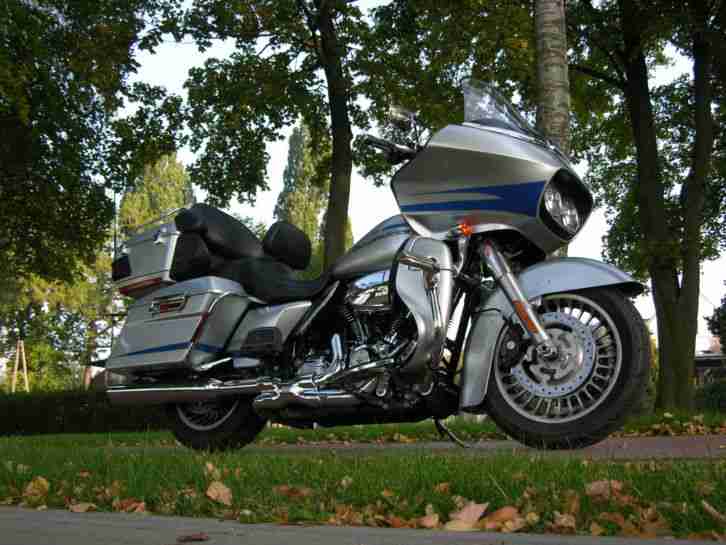 HARLEY DAVIDSON ROAD GLIDE 103 ULTRA LIMITED