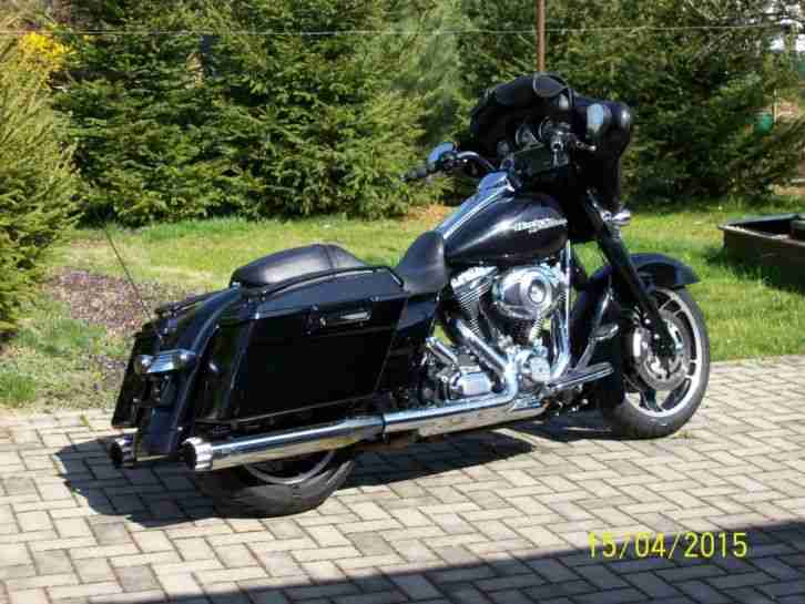 HARLEY DAVIDSON TOURING FLHX STREET GLIDE SCHWARZ BJ.2013 TÜV 5.2017