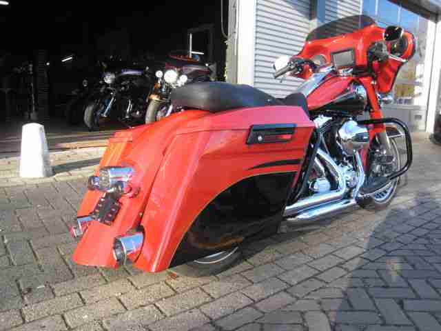 HARLEY ROAD KING BAGGER STYLE 2012 SEHR SCHON