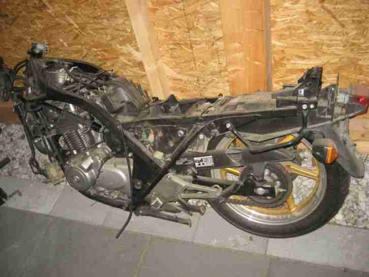 HONDA CB500 PC32 UNFALL defekt für BASTLER als Teileträger MOTOR 15Tkm !!!!!!!!