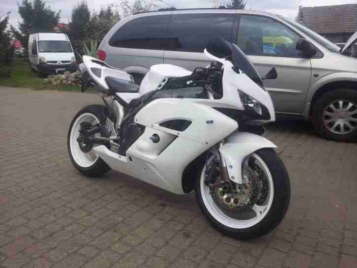 HONDA CBR 1000 SC57 WEIß EZ 2004 33000Km HINGUCKER KEINE REPSOL