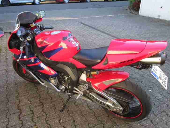 HONDA CBR 1000RR FIREBLADE