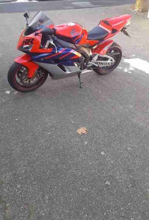 CBR 1000RR FIREBLADE, NEU TÜV bis