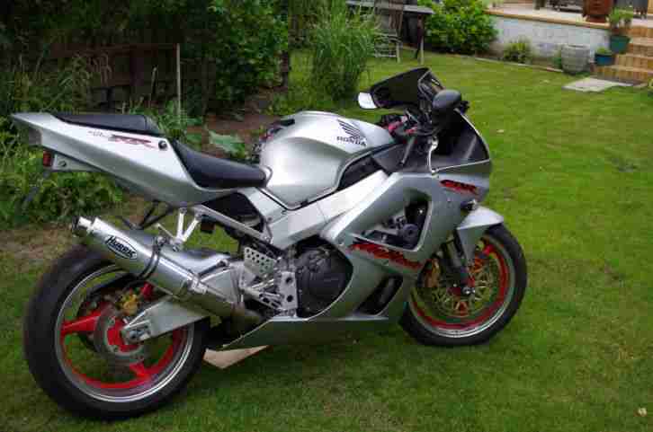 HONDA CBR 900 RR
