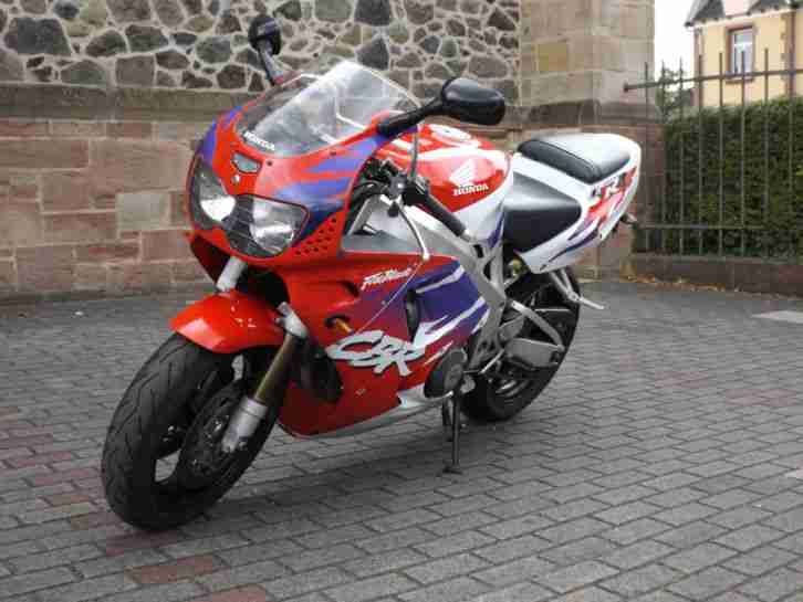 HONDA CBR 900 – SC29 -