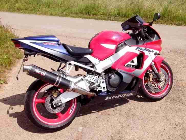 HONDA CBR 900RR FIREBLADE SC44. TÜV 06/15