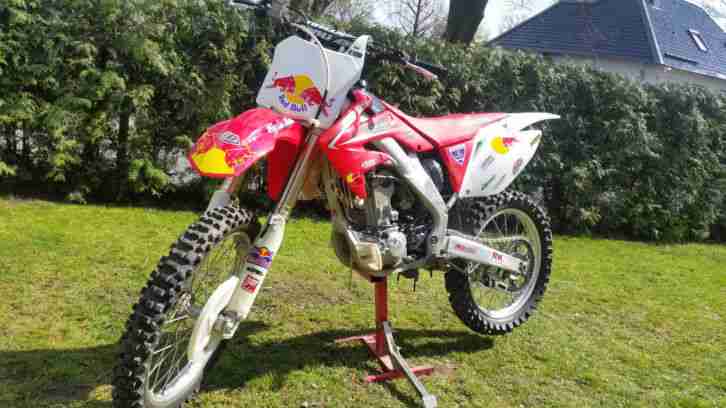 CRF250R 4 TAKTER TOP ZUSTAND RED BULL