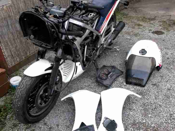 HONDA VF 1000 F Interceptor