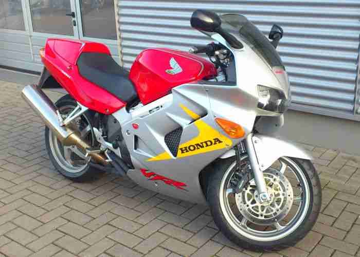 HONDA VFR 800 FI RC 46 "50th Anniversary"