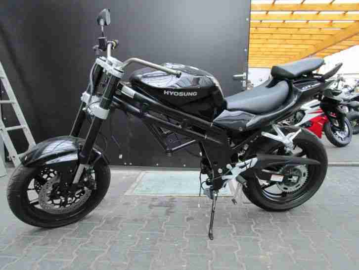 HYOSUNG 650, neu ohne Motor, Modell 2014 anschauen lohnt
