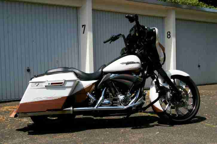 Harley Davidson - Bagger - FLHX