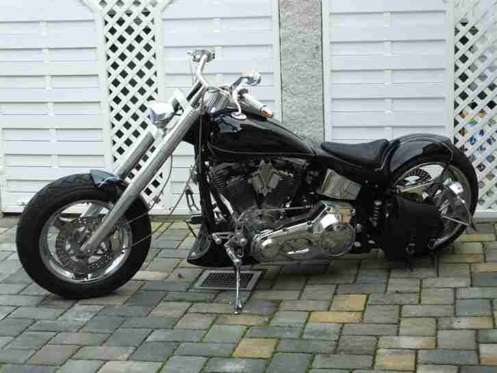 Harley Davidson Custom Bike schwarz