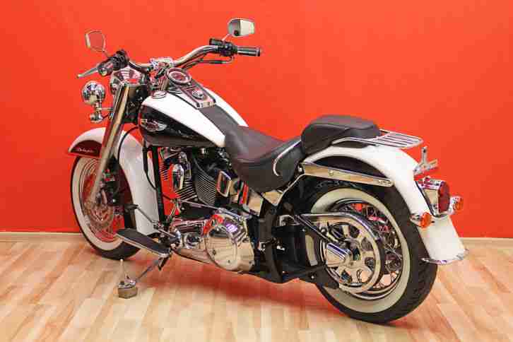 Harley Davidson Deluxe FLSTN 2005 Softail Twin Cam Top Zustand