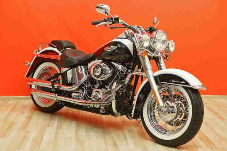Harley Davidson Deluxe FLSTN 2012 Softail Twin Cam Top Zustand