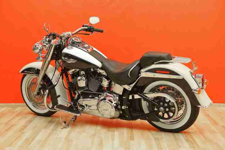Harley Davidson Deluxe FLSTN 2012 Softail Twin Cam Top Zustand