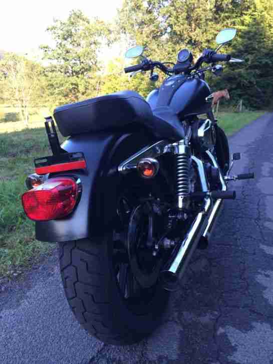 Harley Davidson Dyna Glyde Schwarz Matt