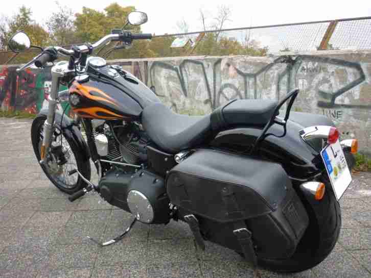 Harley Davidson Dyna Wide Glide FXDWG 2011 Vivid Black Flame 2. Hand
