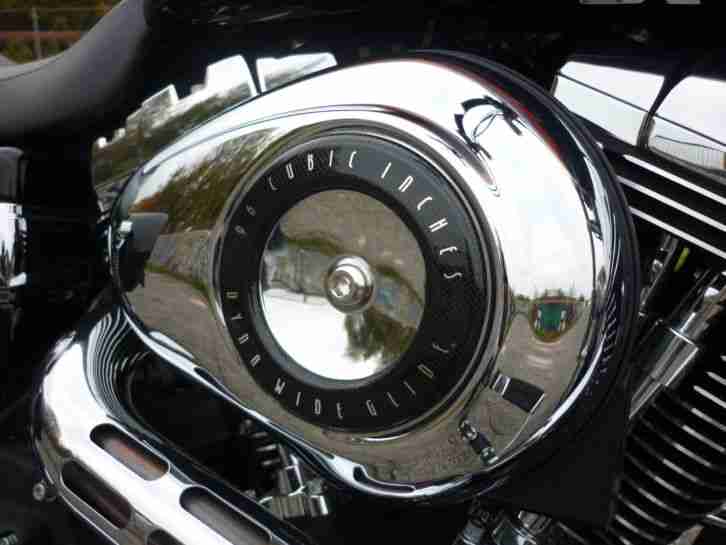 Harley Davidson Dyna Wide Glide FXDWG 2011 Vivid Black Flame 2. Hand