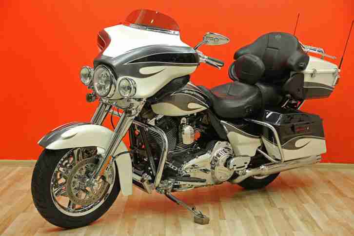 Harley Davidson Electra Glide 2013 FLHTCUSE 8 110 Bagger CVO Screamin Eagle E-