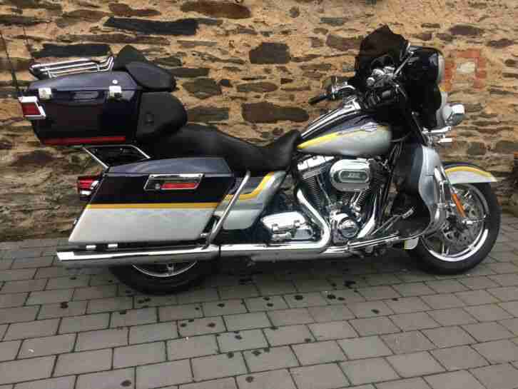 Harley - Davidson Electra Glide FLHTCUSE7 Screamin Eagle