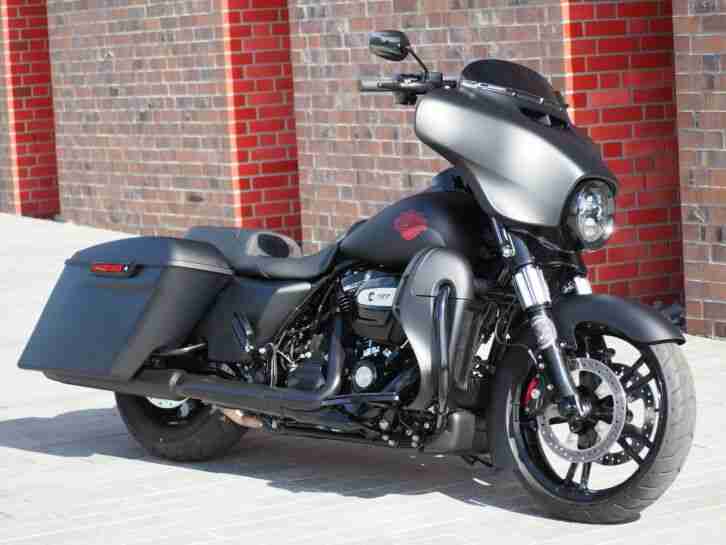 Harley-Davidson Electra/Street Glide "Black Satin Bagger" 2017'