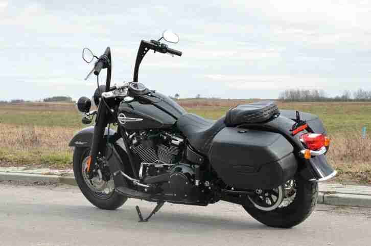 Harley-Davidson FLHCS Softail Heritage 114 2018 Black